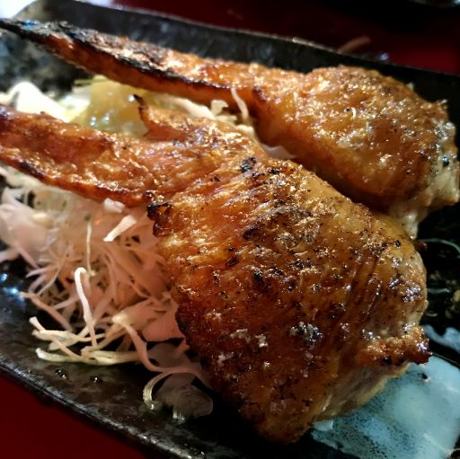 福岡の屋台で食べることができる美味しい糸島手羽めんたい